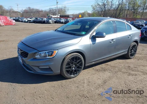 2018 Volvo S60 T5 Dynamic из США, поврежденный, VIN YV140MTL6J2459953